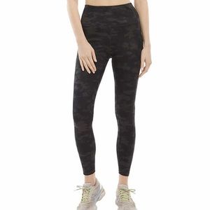 NWT Danskin Ladies' Super Soft 7/8 Legging #M126987